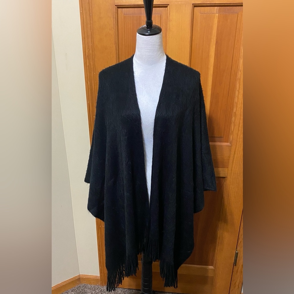NWT INC International Concepts Women's Fringe-Trim Wrap/Shawl - Picture 2 of 4